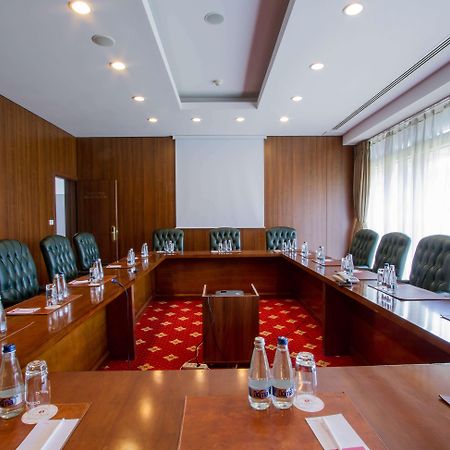 Hotel Hp Tower One Brasov Săcele Eksteriør bilde
