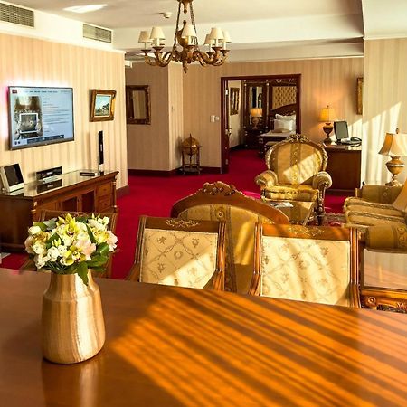 Hotel Hp Tower One Brasov Săcele Eksteriør bilde