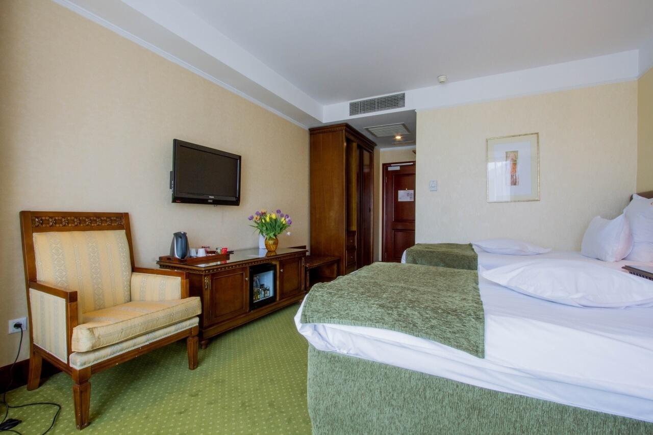 Hotel Hp Tower One Brasov Săcele Eksteriør bilde