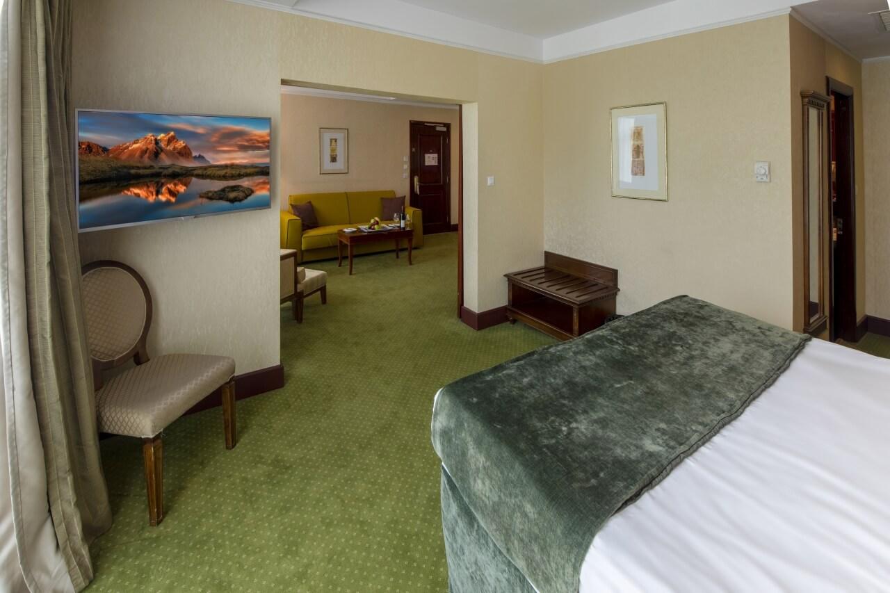 Hotel Hp Tower One Brasov Săcele Eksteriør bilde