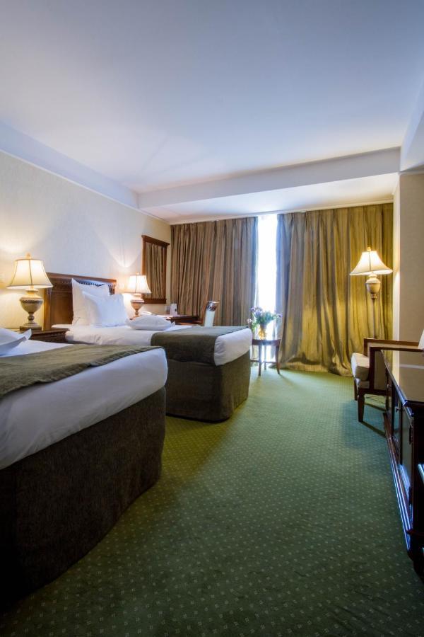 Hotel Hp Tower One Brasov Săcele Eksteriør bilde