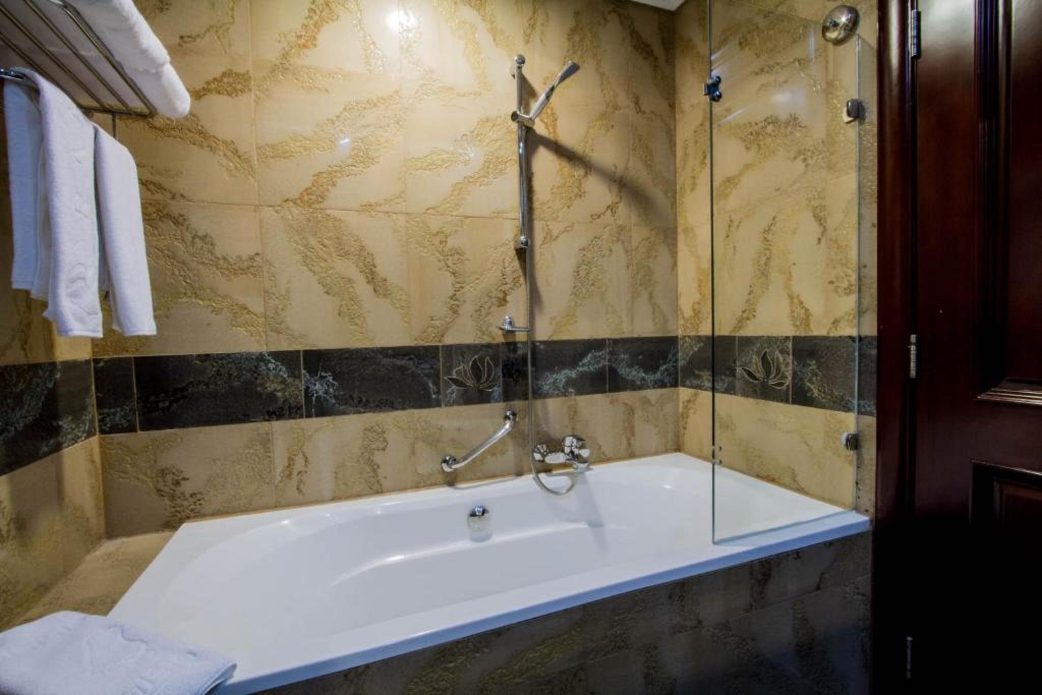 Hotel Hp Tower One Brasov Săcele Eksteriør bilde