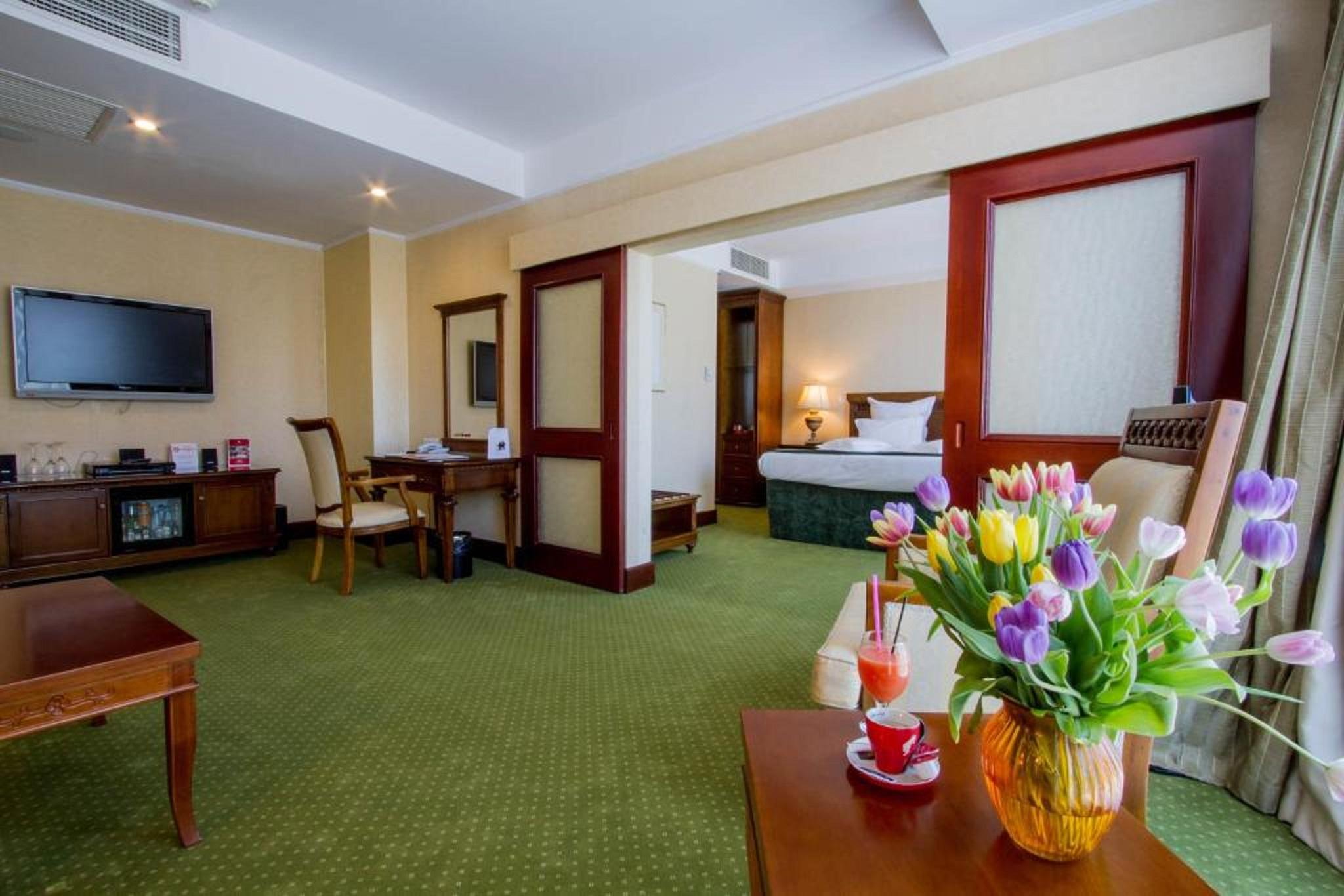 Hotel Hp Tower One Brasov Săcele Eksteriør bilde