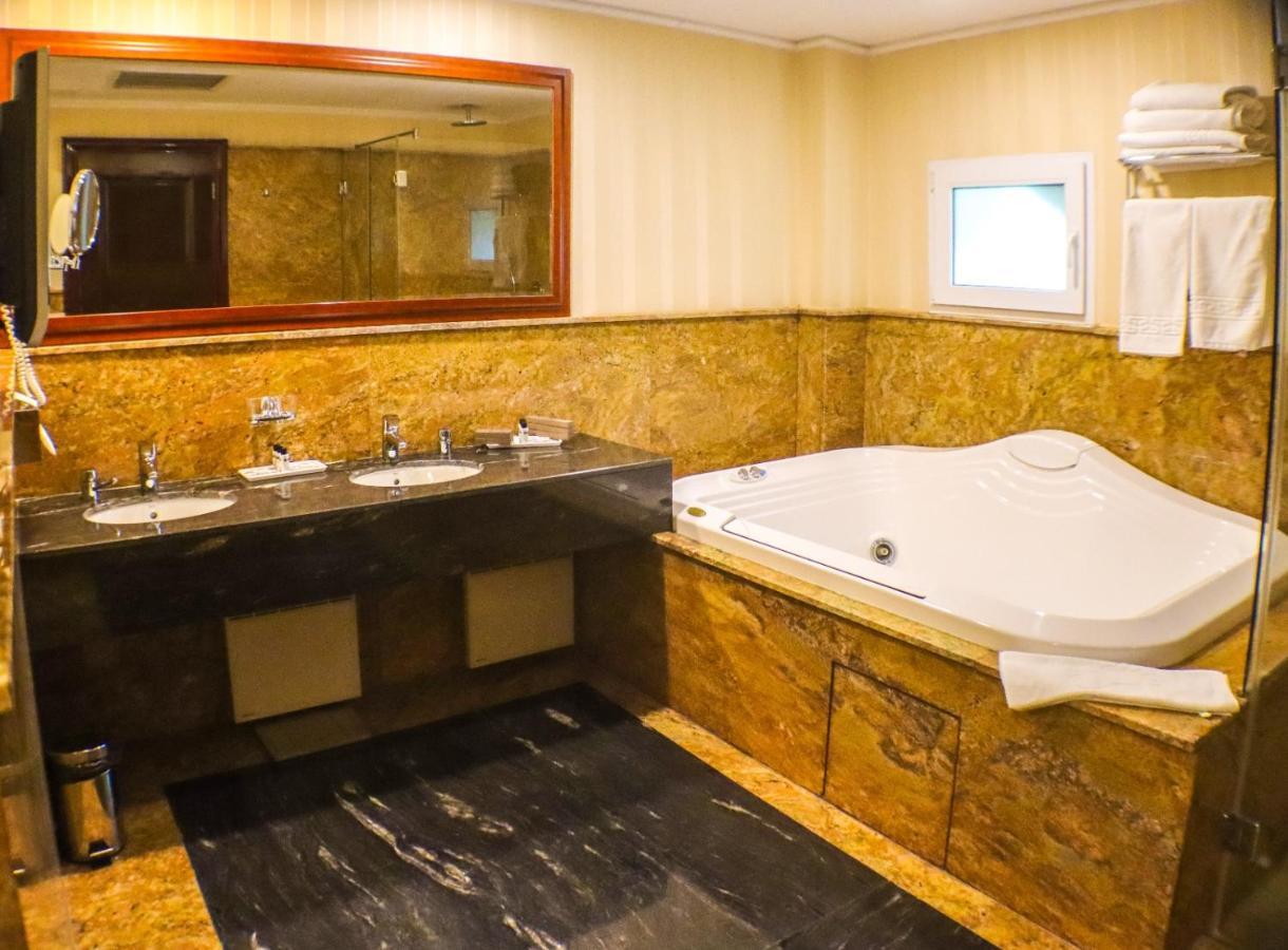 Hotel Hp Tower One Brasov Săcele Eksteriør bilde