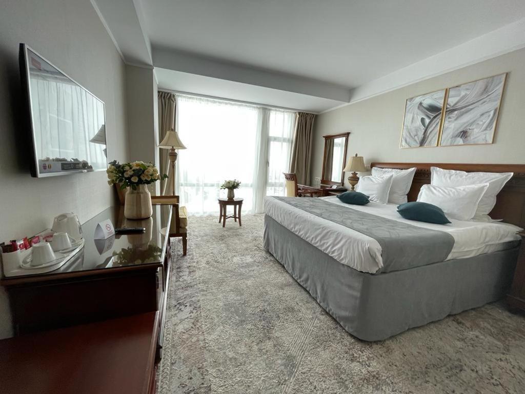 Hotel Hp Tower One Brasov Săcele Eksteriør bilde