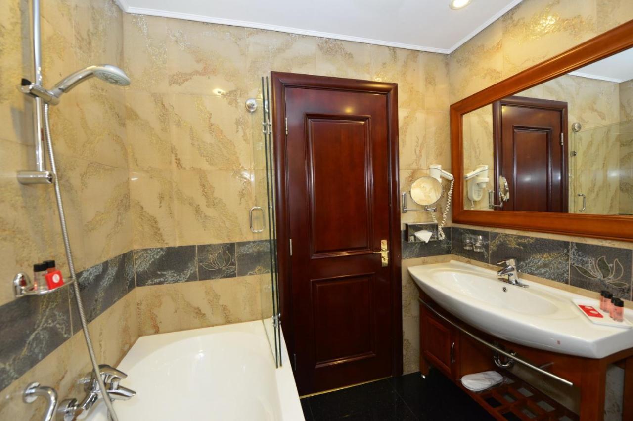 Hotel Hp Tower One Brasov Săcele Eksteriør bilde